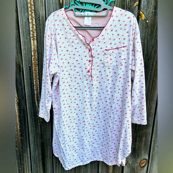 Sara Beth Snowflake Nightgown - Picture 1 of 6